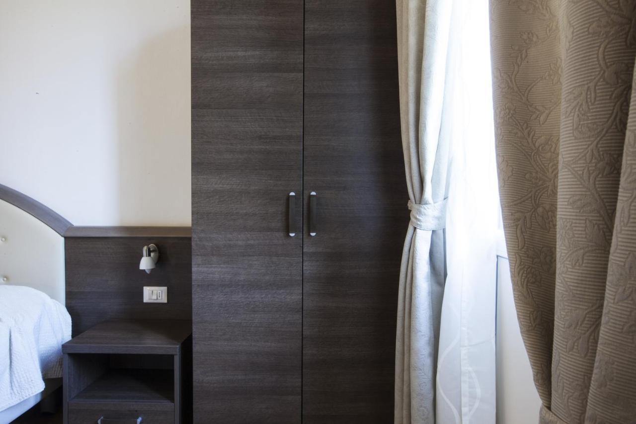 Hotel Amalfi Milan Room photo